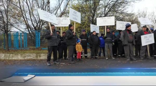 Muncitorii concediați de la o mare fabrică românească și-au primit salariile după 12 ani: "Nu mai speram, ne-au plătit integral"