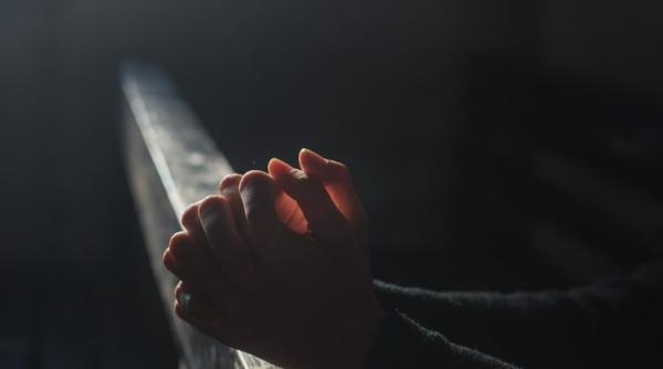 Rugăciune făcătoare de minuni către Sfântul Dumitru. Credincioșii se roagă pentru izbăvire și ocrotire de primejdii