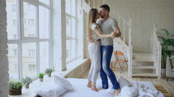 Vești bune pentru cuplurile necăsătorite din Spania: pot primi pensie de văduvie după cinci ani de conviețuire