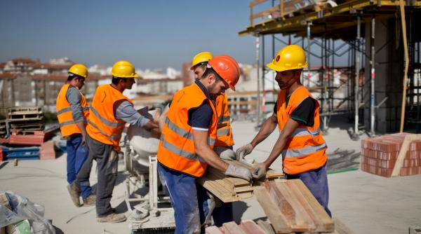 Cât câștigă, în realitate, un muncitor obișnuit în Spania și ce pensie va avea 