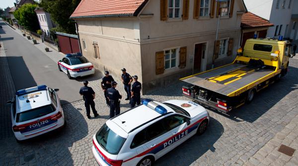 Un austriac a tras cu pistolul spre doi români, enervat că au parcat în fața casei lui. Ce au decis judecătorii