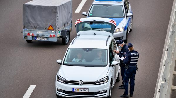 Un român s-a ales cu dosar penal în Germania pentru că avea remorcă la mașină. Greșeală frecventă făcută de români