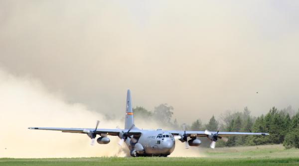 Avion-cargo prăbușit în SUA. UPS își suspendă flota de MD-11 după tragicul accident 