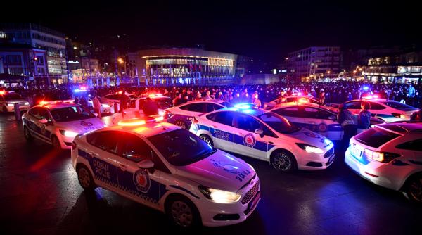 Români, răniți în Istanbul după un atac armat. Incidentul a avut loc în piața Taksim 