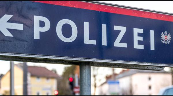 Român beat mort, prins de polițiștii austrieci în timp ce împingea mașina, după ce a provocat un accident