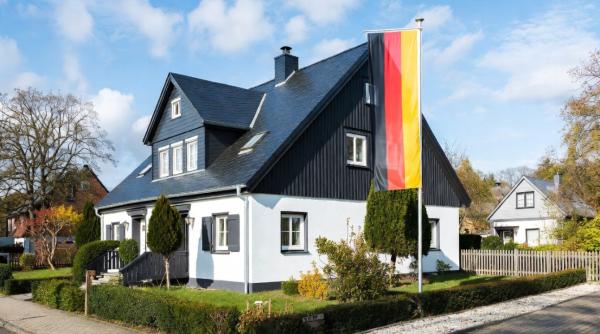 De ce un român cu salariu de 2.500 de euro își poate lua casă în Germania, iar altul cu 5.000 nu. Anomalia din sistem pe care mulți n-o înțeleg