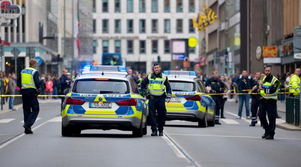 Un român din Germania și-a ucis soția cu 43 de lovituri de cuțit. Cum încearcă acum să scape și ce i-a spus judecătorului 