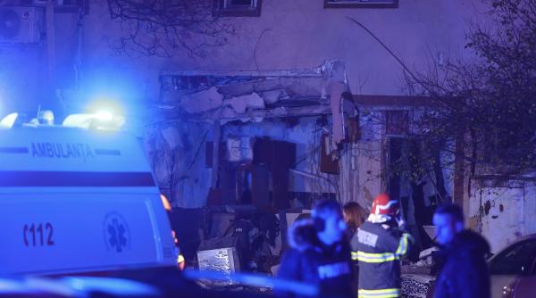 Un bloc din Buftea riscă să se prăbușească după o explozie puternică. Galerie Foto 