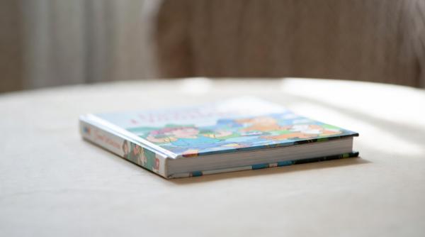 Lansare de carte la Ambasada României în Iordania: poveștile românești ajung la copiii din comunitățile arabe și spaniole