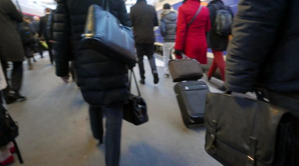 Cea mai valoroasă captură din istorie. Bărbat, arestat pe aeroportul din Frankfurt, cu 11 000 de diamante în bagaj 