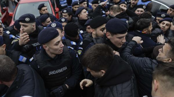 Arestări și intimidări la protest? Jandarmeria reacționează după scandalul din fața Curții de Apel