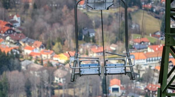 Vacanță în Muntenegru cu final tragic. Un turist a murit după ce a căzut din telescaun