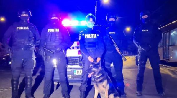 Indivizi arestați, după ce au exploatat trei tinere în străinătate. Sumă uriașă găsită de polițiști