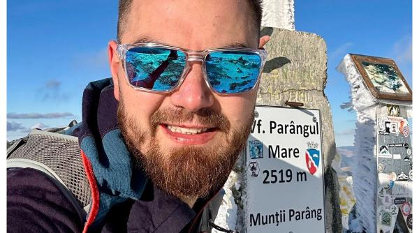 Românul Adrian Ahrițculesei încearcă să escaladeze cel mai înalt vârf din Antarctica 