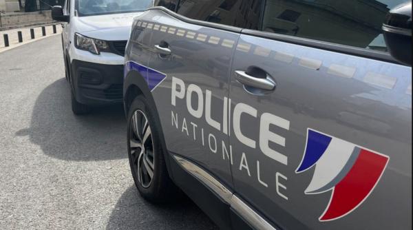 Violențe în Franța în noaptea de Revelion: Peste 1.000 de vehicule incendiate şi mai mult de 500 de persoane reținute