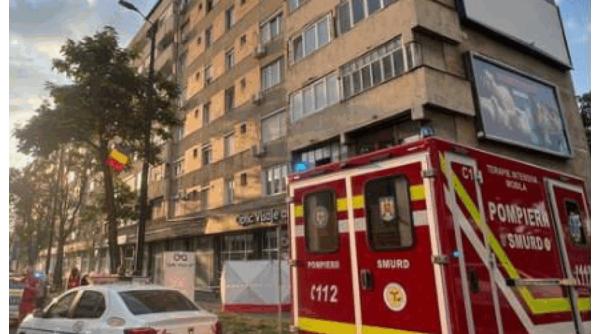 Doi bărbați, tată și fiu, s-au aruncat de la etajul 10 al unui bloc din Arad