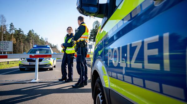 Scandal într-o localitate din Germania. Un polițist care a plantat droguri asupra unui suspect a fost iertat de justiție