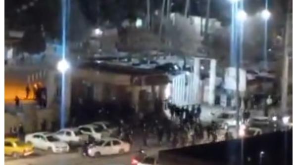 Protestele din Iran au ajuns în capitala Teheran. Un oraș e deja liber de Khamenei