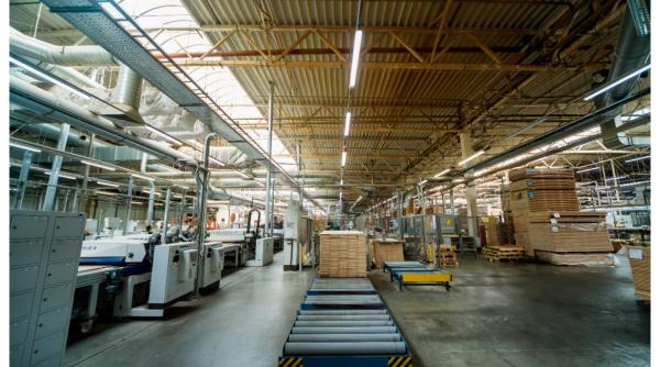 1000 de angajați dați afară de la o fabrică din Ploiești. Compania își închide activitatea 