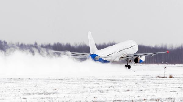Două mari aeroporturi din Europa au fost închise din cauza frigului extrem