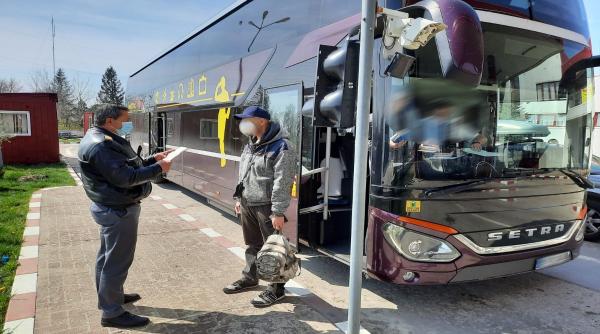 Român, scos din autobuzul care pleca din Italia și dus direct la închisoare 