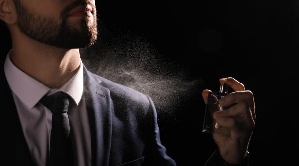 Recomandări pentru aplicarea corectă a parfumului pentru bărbați