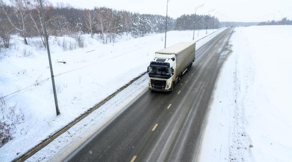 Jaf spectaculos în Franța. Hoți înarmați cu topoare i-au legat pe șoferi și au descărcat marfă de 5 milioane de euro din două TIR-uri