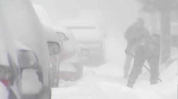 O furtună puternică provoacă haos în SUA: Zboruri anulate, 1 milion de locuințe fără electricitate