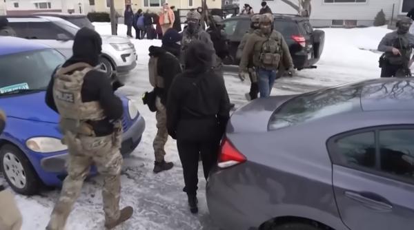 Cel puțin 10 români, arestați de agenții ICE în SUA. Avocată româncă: Te iau după accent