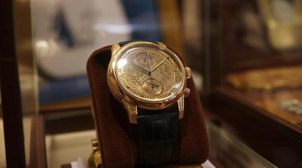 O româncă a furat un Rolex dintr-o casă din Belgia și a pus în loc un fals, însă a spus poliției că ea e cea păcălită