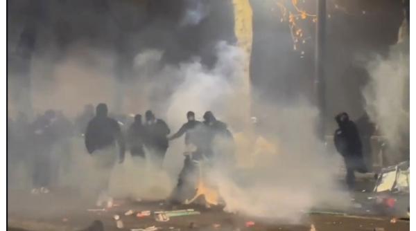 Protestele au scăpat de sub control la Torino, iar polițiștii au fost bătuți. Meloni: "E act de violență împotriva statului"