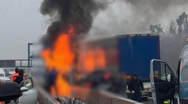 Poliția germană caută șoferul care a filmat victima unui accident în flăcări și a pus imaginile pe Internet: "De prost gust"