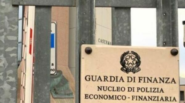 Patru escroci au făcut o bancă falsă în Italia și au efectuat tranzacții de peste 4 milioane de euro