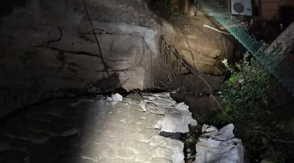 Alunecare de teren la Roma, soldată cu un mort. O stâncă a lovit un bloc