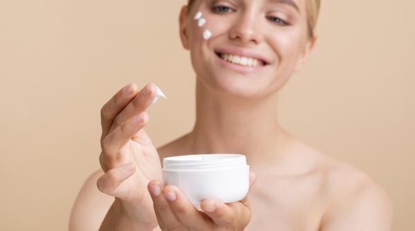 Inventarul de baie pentru iarnă: 5 ingrediente de care pielea ta are absolut nevoie când e frig