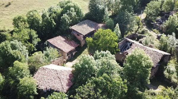 Un sat întreg din Spania a fost scos la vânzare. Oricine are 380.000 de euro îl poate cumpăra