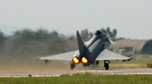 SUA şi Canada au ridicat avioane de vânătoare pentru a intercepta avioane de luptă ruseşti în apropierea Alaskăi