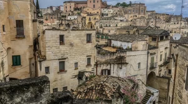 Cutremur puternic în Marea Tireniană. Traficul feroviar în sudul Italiei, afectat de întârzieri