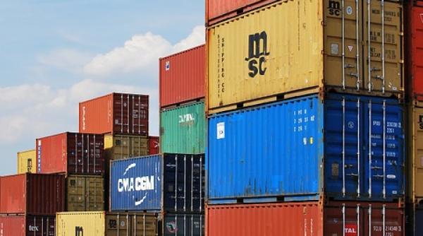 Tarifele lui Trump nu încurcă deloc China, țară care și-a crescut exporturile cu 22% 