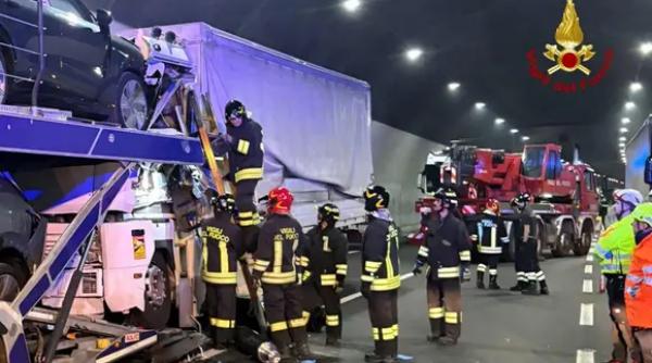 Șofer român, mort într-un accident pe A1. Mihai a pierit pe loc, în interiorul tunelului