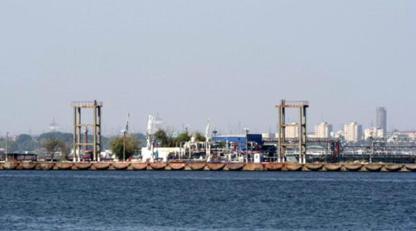 Alertă în Portul Midia: Un remorcher s-a scufundat. Cinci persoane ar fi fost la bord