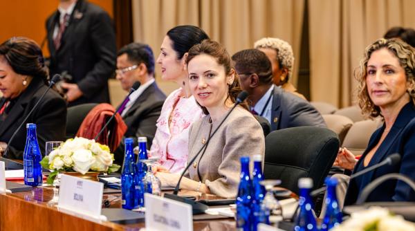 Mirabela Grădinaru, discurs la Washington. Va colabora cu Melania Trump pentru a dezvolta educaţia digitală pentru copii