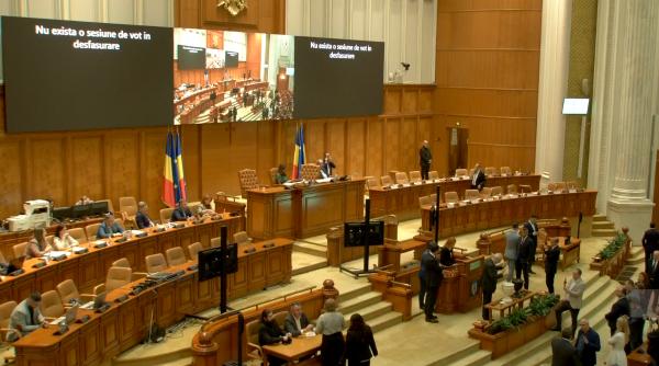 Scandal în Parlament pe tema pensiilor speciale pentru primari. Proiectul a fost admis tacit 