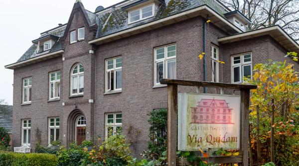 25 de muncitori români din Olanda, la un pas să fie evacuați dintr-o "pensiune". "Își vor pierde joburile" 