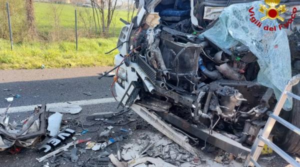 Șofer român, mort într-un accident cumplit pe autostradă în Italia. Maftei a pierit pe loc