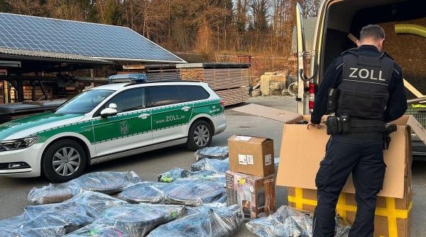 Două dube românești, oprite de polițiștii din Germania, la vamă 