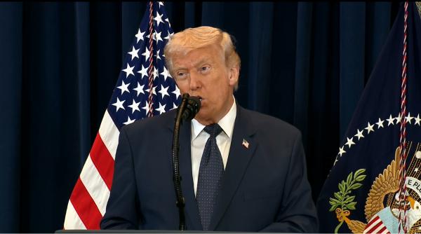 Donald Trump ameninţă că va distruge în continuare poduri şi centrale electrice din Iran