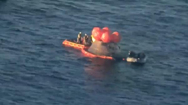 Misiunea istorică Artemis 2 s-a încheiat. Capsula a amerizat în Oceanul Pacific
