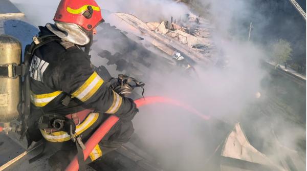 Incendiu puternic la Mănăstirea Bistriţa. Trupul unei măicuţe, găsit carbonizat într-o chilie 