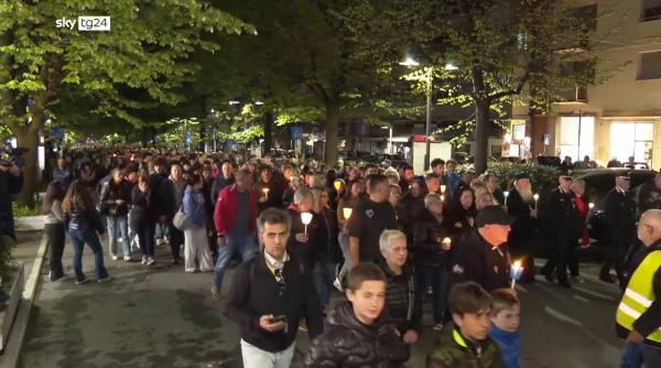 10 000 de italieni au ieșit în stradă după crima de la Massa. Cei doi români spun că Giacomo Bongiorni i-a lovit primul 